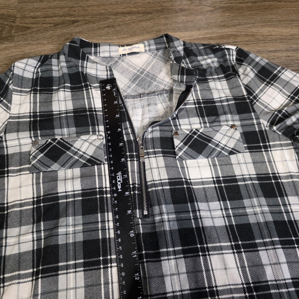 Bulotus Womens Small Short Sleeve Plaid Quarter Zip Top Black White Grey Stretch - Picture 5 of 8